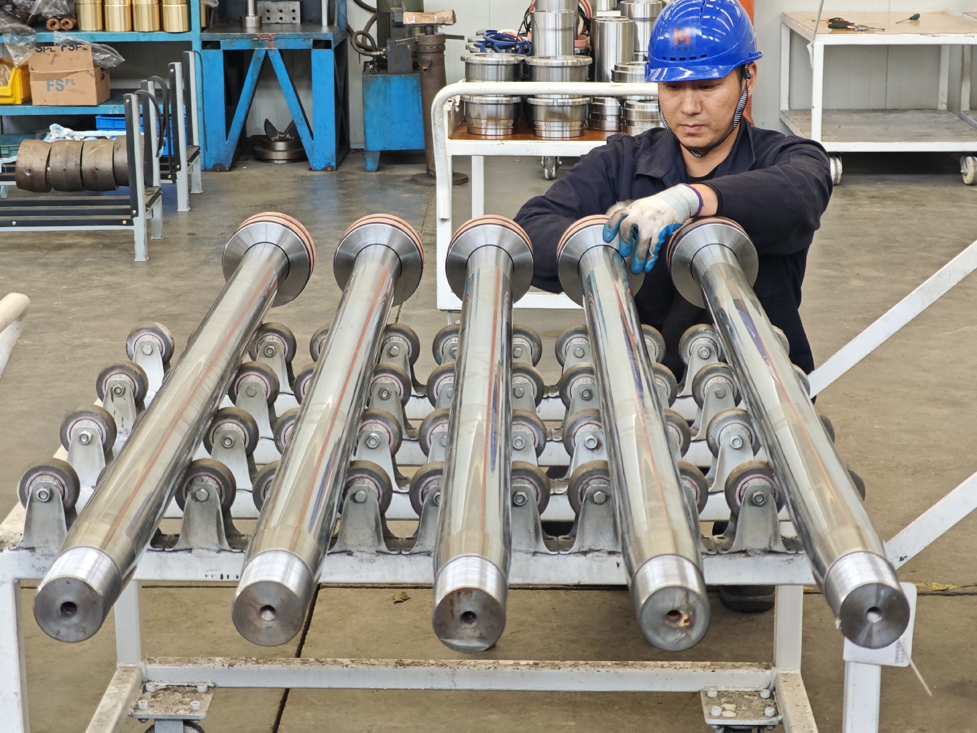 Atlas hydraulic cylinder