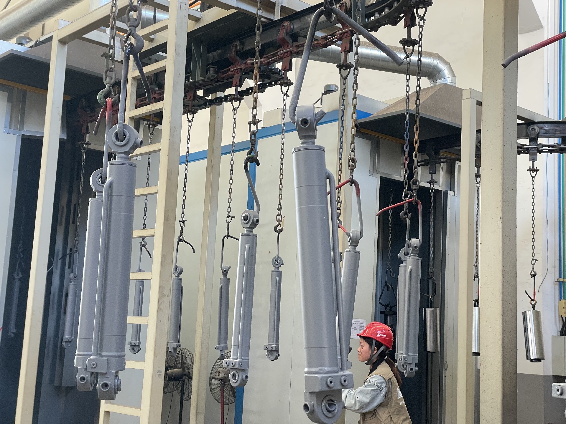 Mobile hydraulic cylinders