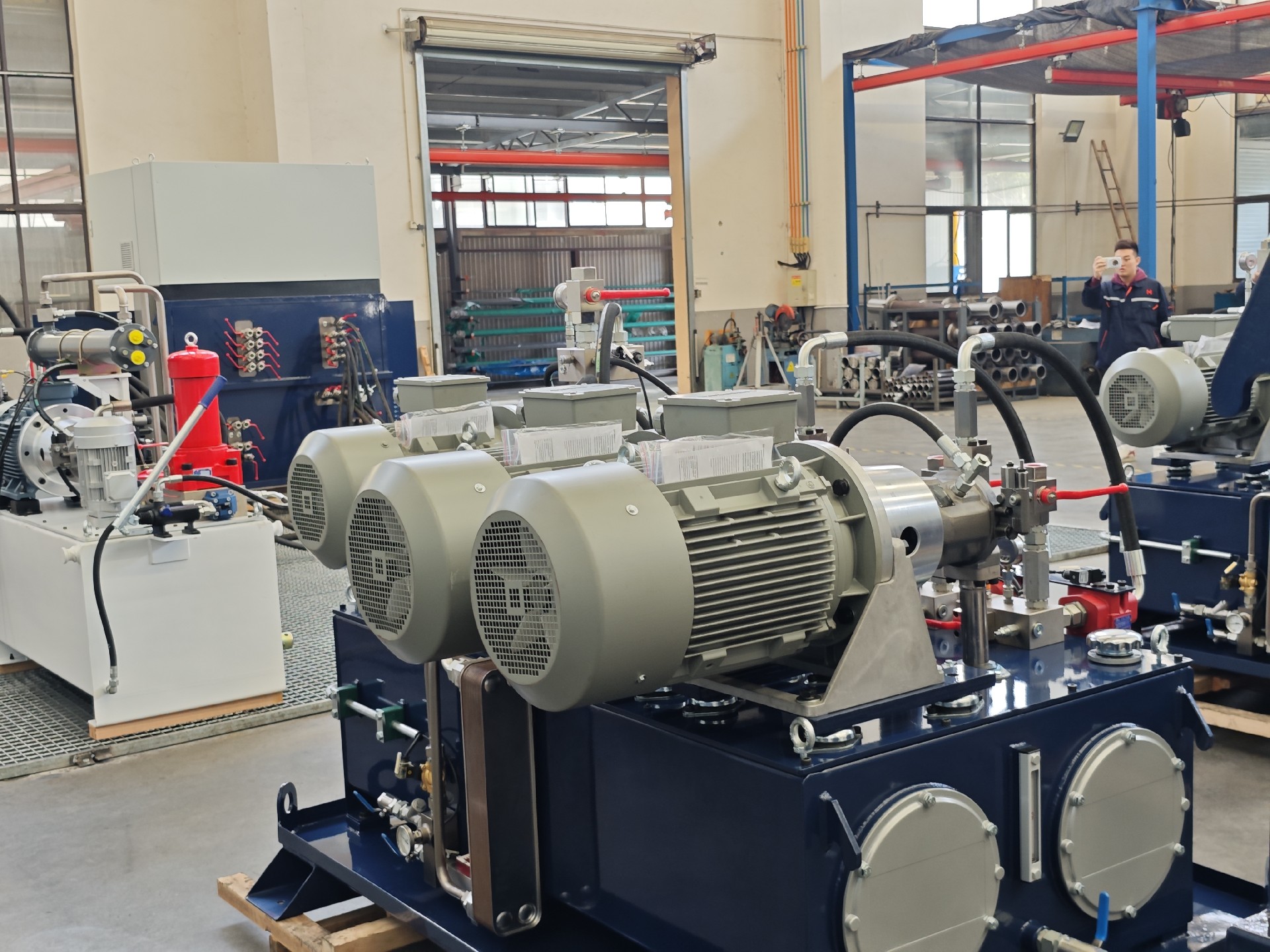 Compression hydraulic system
